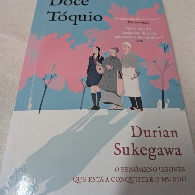 Capa do livro Doce Tóquio com ilustração e texto em português