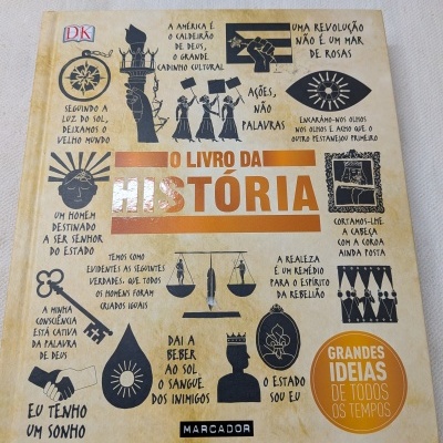 Capa de livro com texto em português e várias ilustrações históricas em cores creme, laranja e preto.
