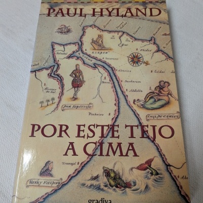 Capa de livro com mapa antigo e texto PAUL HYLAND POR ESTE TEJO A CIMA gradiva