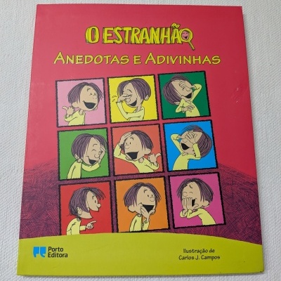 Capa de livro infantil vermelho com desenhos de expressões faciais e título em amarelo.