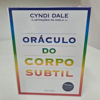 Embalagem colorida do jogo de cartas ORÁCULO DO CORPO SUBTIL