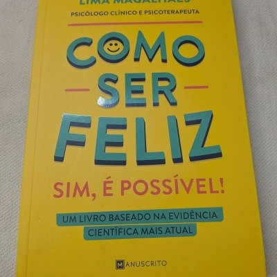 Capa do livro Como Ser Feliz de Fernando Lima Magalhães com fundo amarelo