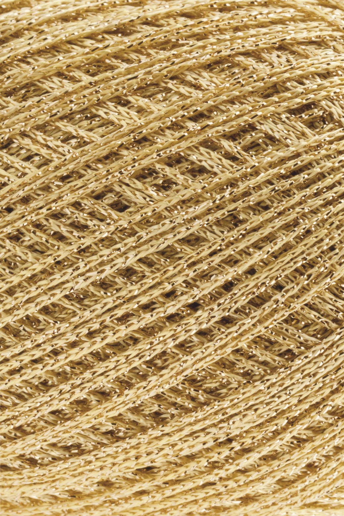 Close-up de fio dourado metálico entrelaçado