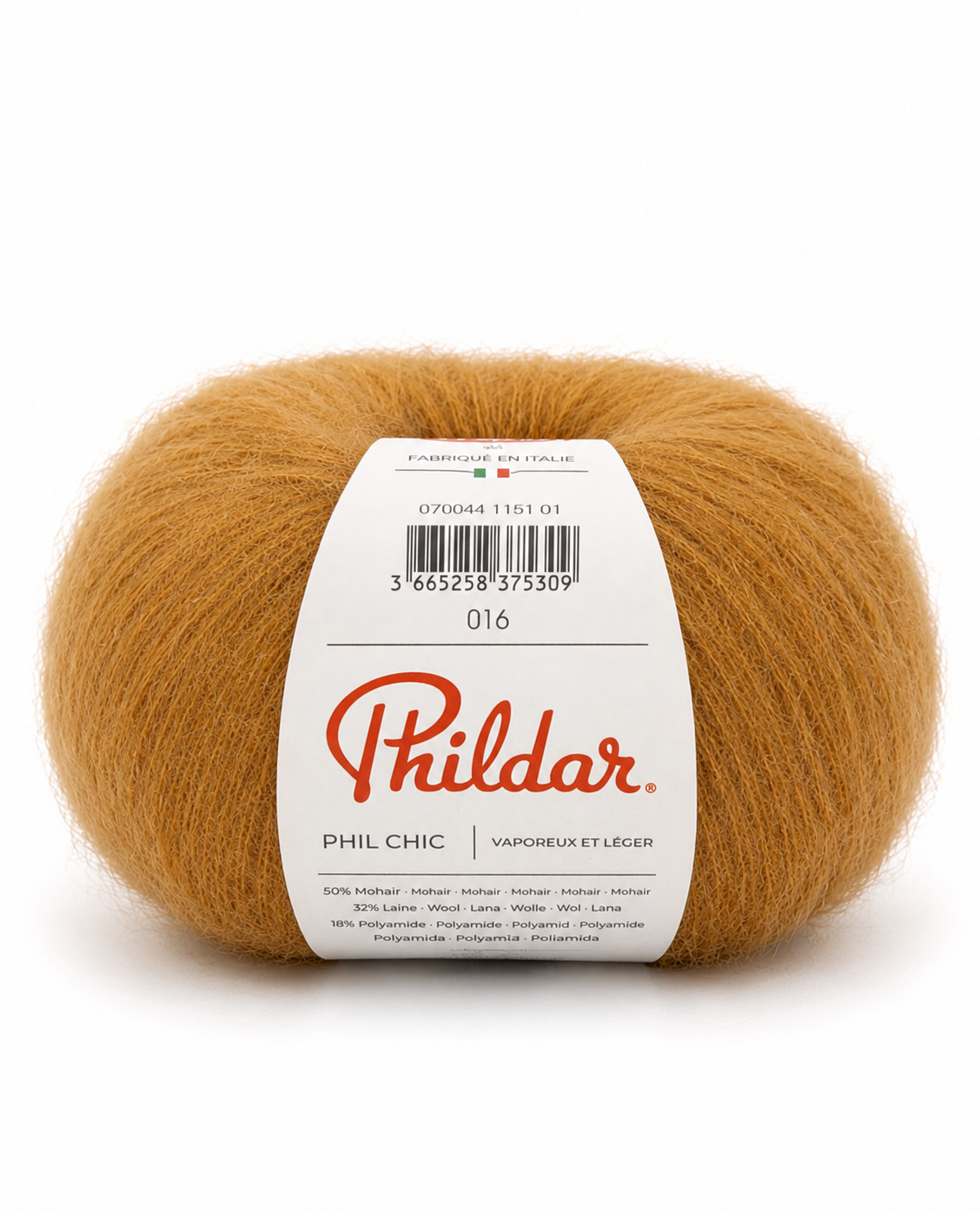 Novelo de fio de lã castanho claro com etiqueta branca marca Phildar.