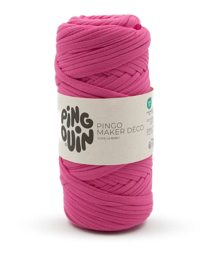 Rolo de fio de malha rosa com etiqueta branca PINGOUIN