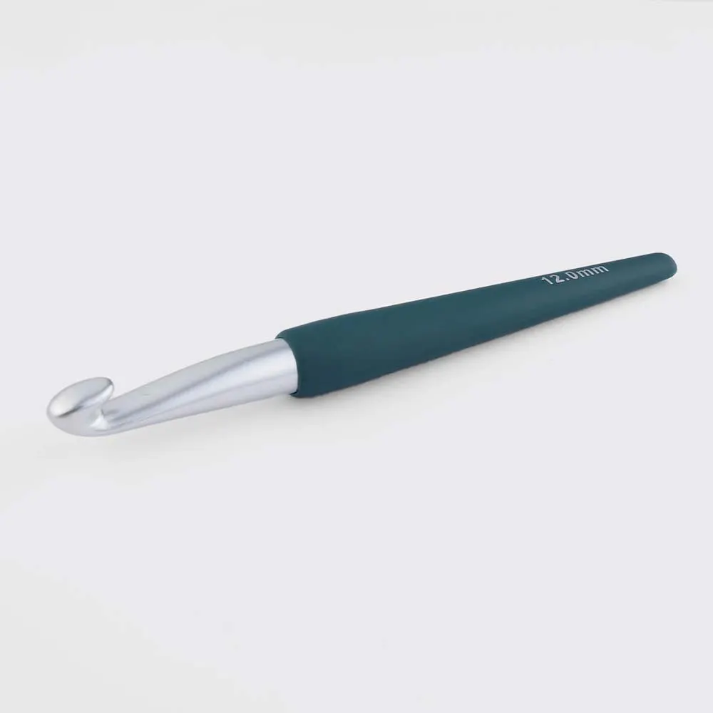 Agulha de crochet verde escuro com ponta metálica prateada, insígnia 12.5 mm