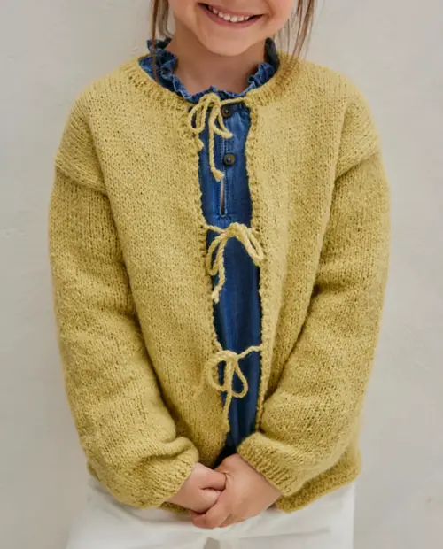 Cardigan amarelo em malha grossa com três laços frontais