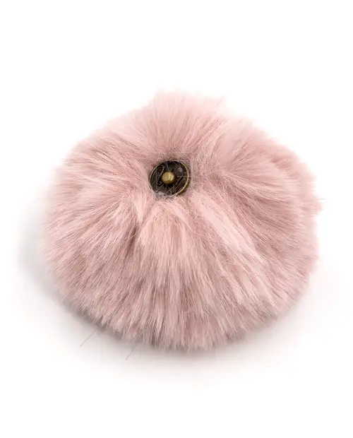 Pompom redondo de pelo sintético rosa claro com detalhe metálico.