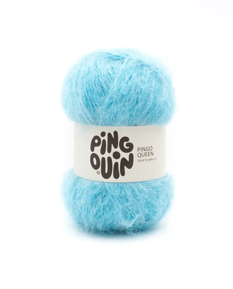 Novelo de lã azul claro da marca PINGOUIN com etiqueta PINGO QUEEN