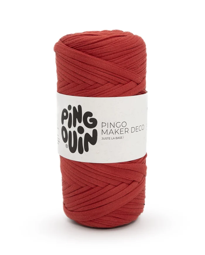 Rolo de fio vermelho grosso com etiqueta branca PINGOUIN