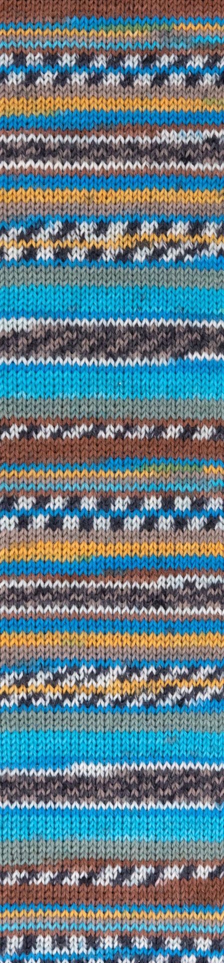 tecido de malha colorida com padrão de riscas horizontais