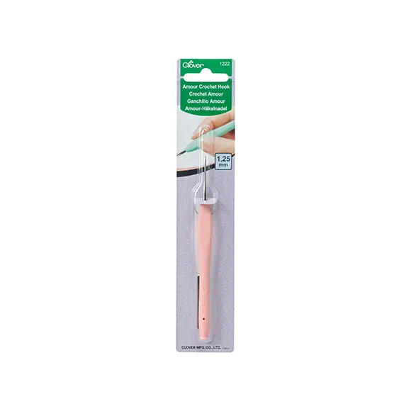 Gancho de crochet Amour Clover com cabo cor de rosa e tamanho 1,25 mm em embalagem