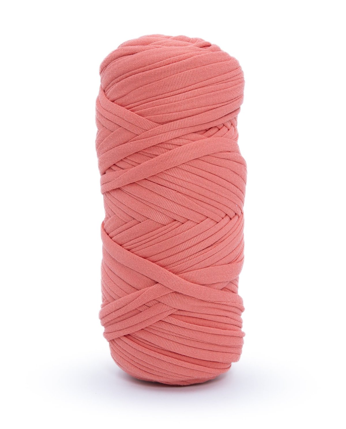 Rolo de fio grosso de tecido cor de coral