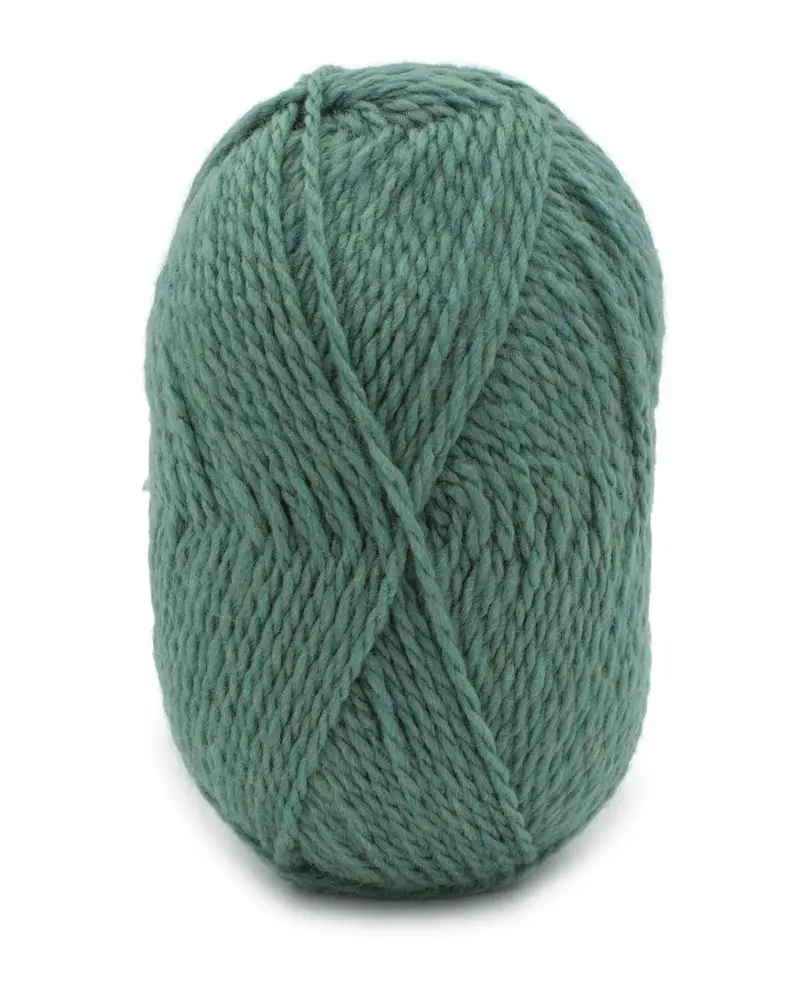 Novelo de lã verde água com textura macia e fios entrelaçados