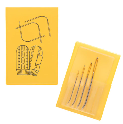 Duas embalagens amarelas com ilustrações de luvas de malha e agulhas de tricô metálicas