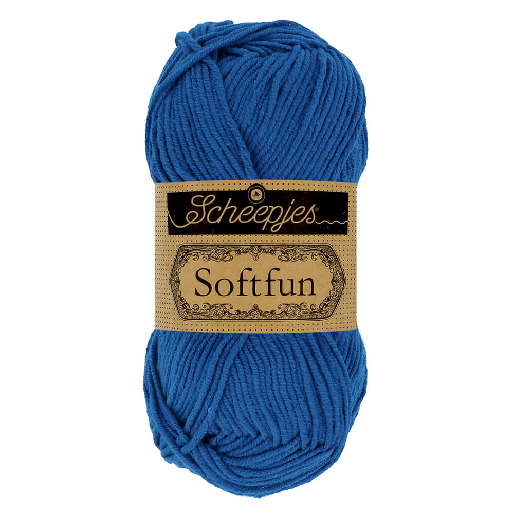 Novel de lã azul Scheepjes Softfun com etiqueta castanha e preta