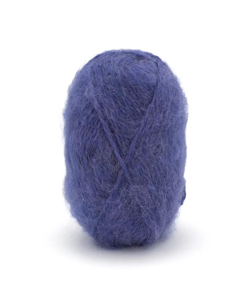 Novelo de lã violeta felpuda