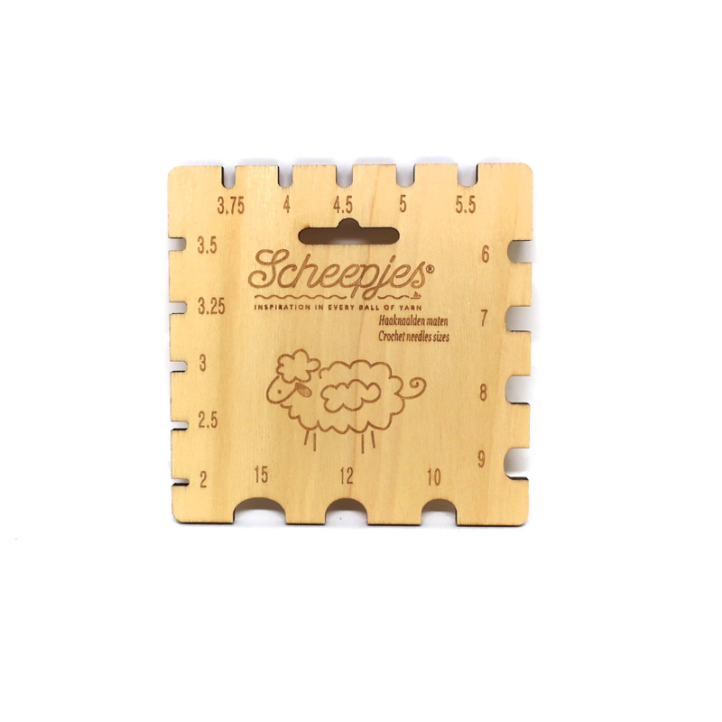 Régua de madeira para medir agulhas de tricô com texto e ovelha gravados