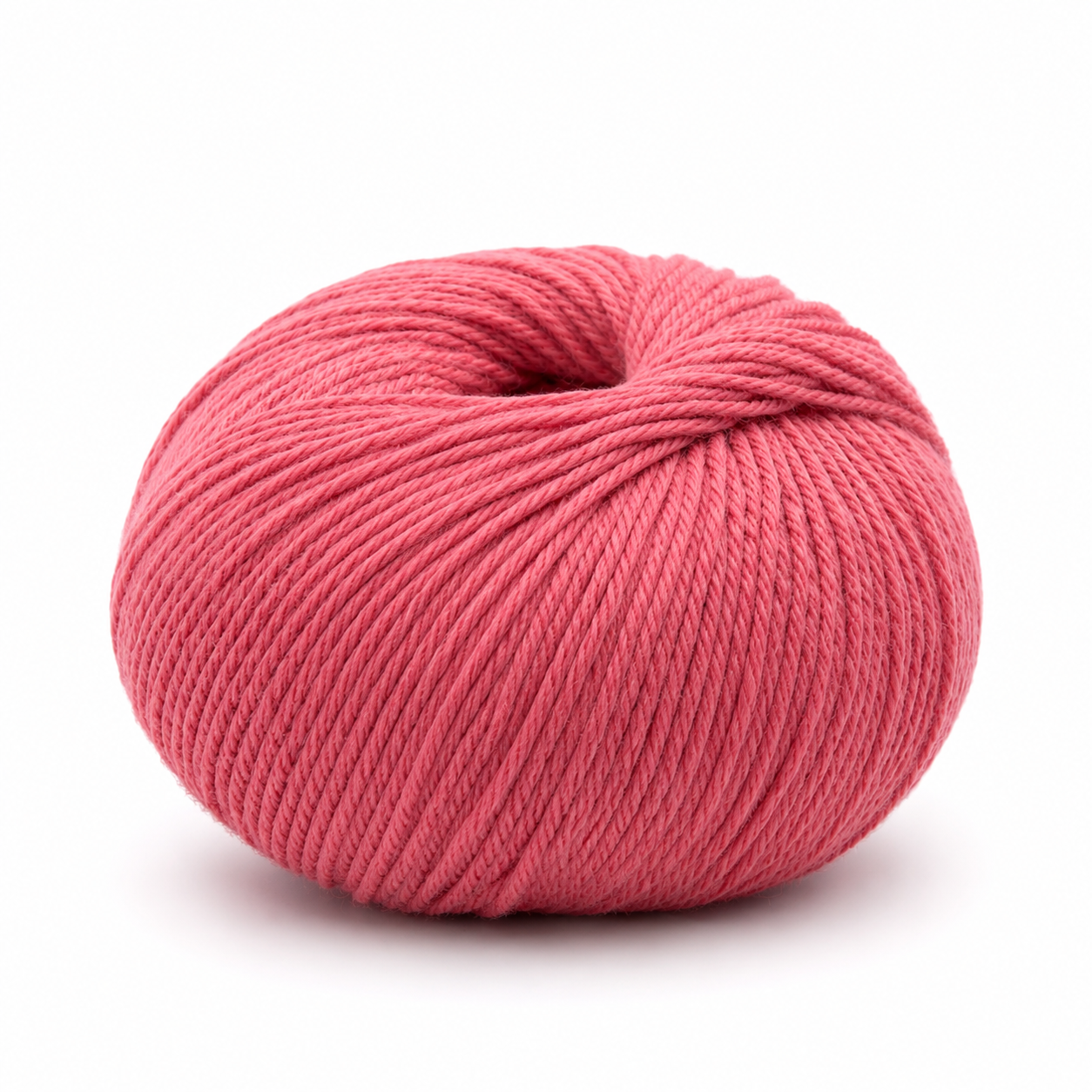 Novelo de fio de lã rosa