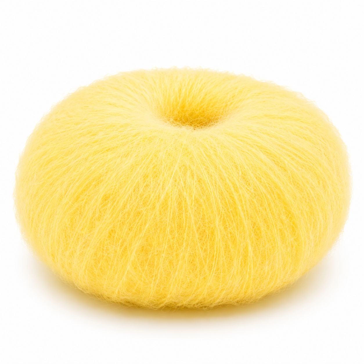 Novelo de linha de tricô amarelo felpudo redondo