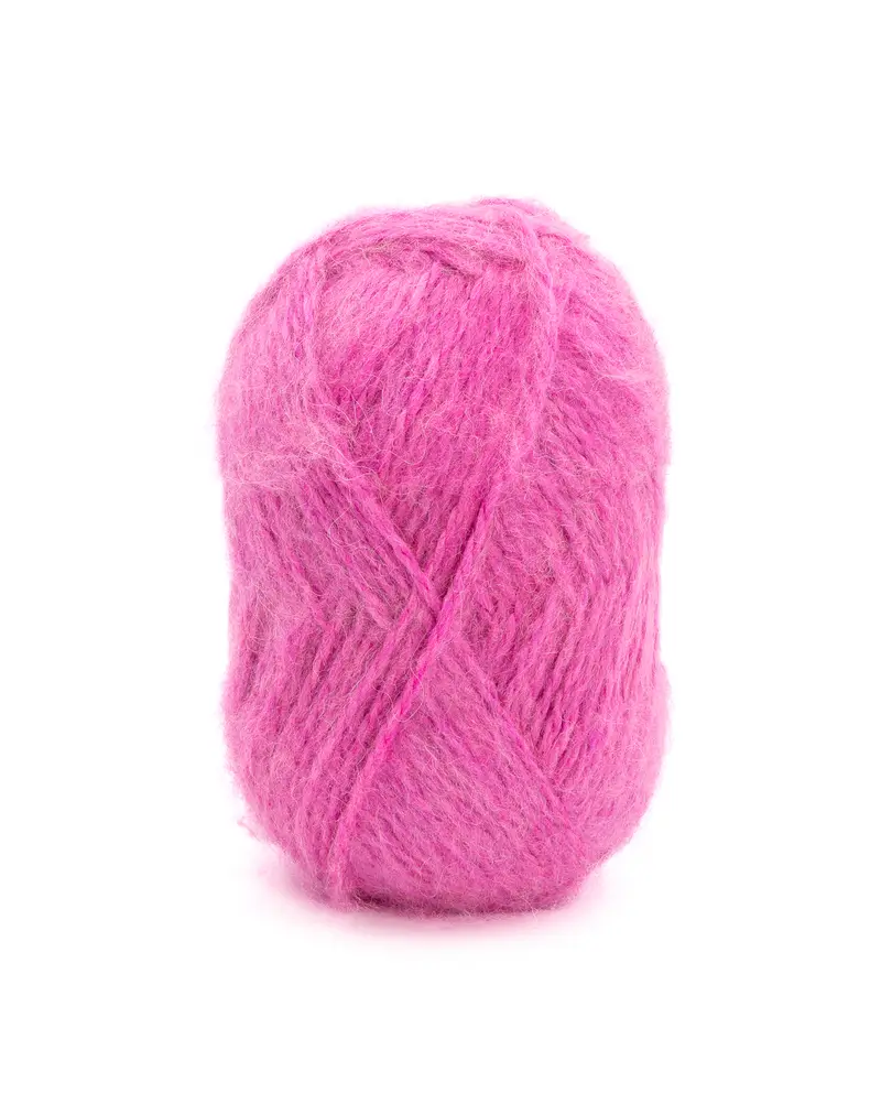 Novelo de lã cor-de-rosa felpuda