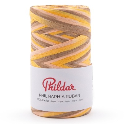 Rolo de fita ráfia colorida da marca Phildar com etiqueta branca.