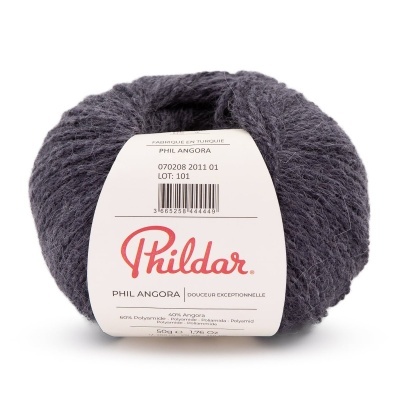 Novelo de lã cinzento escuro com etiqueta da marca PHILDAR.