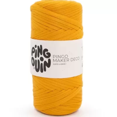 Rolo de fio têxtil amarelo com etiqueta branca e texto PINGOUIN