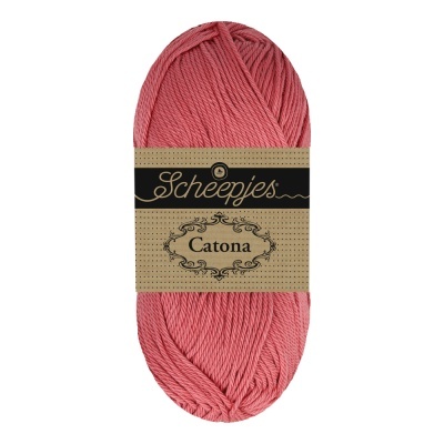 Novelo de lã cor-de-rosa Scheepjes Catona com etiqueta bege e preta