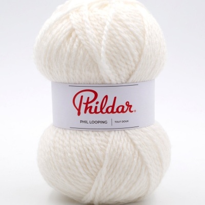 Novelo de lã branco Phildar com etiqueta
