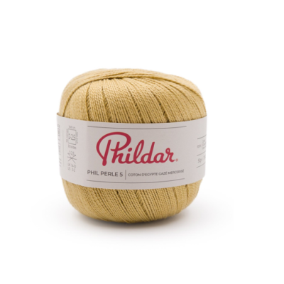 Rolo de fio amarelo claro com etiqueta Phildar para artesanato