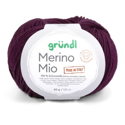 Novelo de lã merino roxa com etiqueta branca