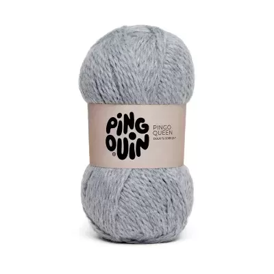 Novelo de lã cinza claro com etiqueta