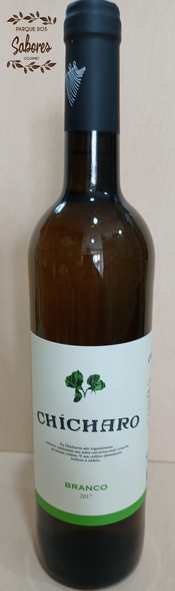 Vinhos Biológicos Adega Alveirão (Chicharo / Maximo's / Encosta Vale Godinho) Garrafa de vinho branco Chícharo 2017 com rótulo branco e tampa preta