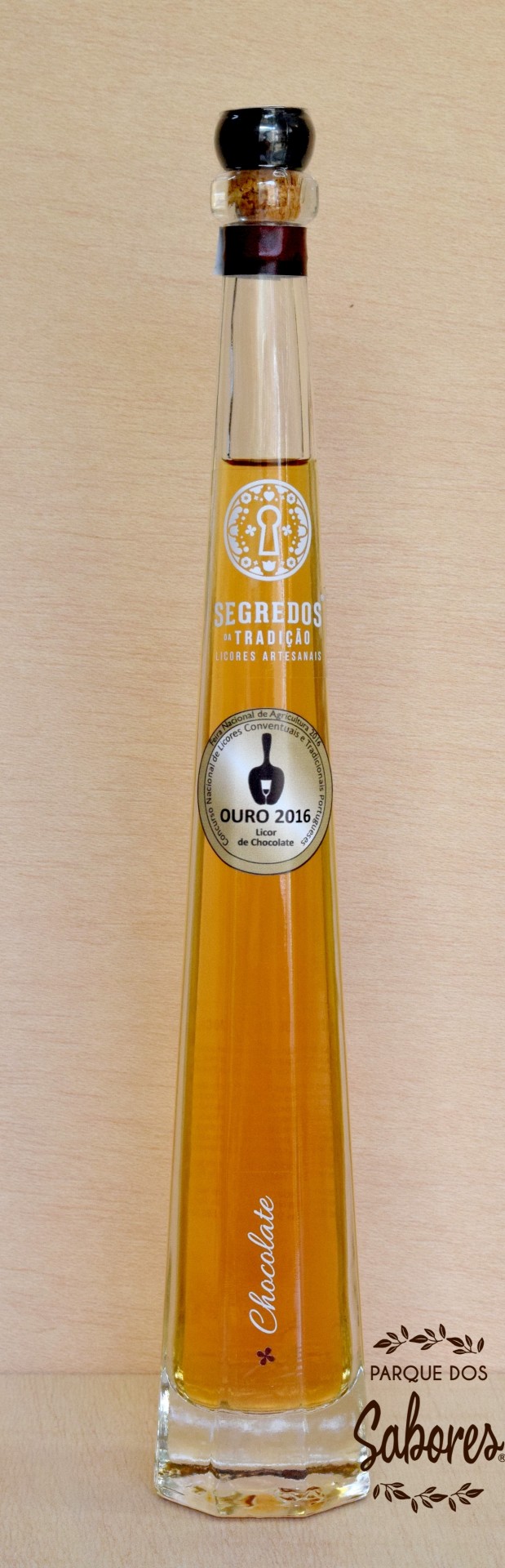 Licor de Chocolate Garrafa alta e fina de licor de chocolate em vidro transparente com selo de ouro 2016