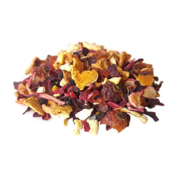 Mistura de chá de ervas com pedaços secos coloridos sobre fundo branco