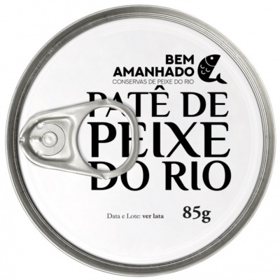 Lata branca com texto preto e anel metálico para abrir, paté de peixe do rio 85g.