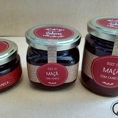 Três frascos de doce de maçã com canela da marca Parque dos Sabores