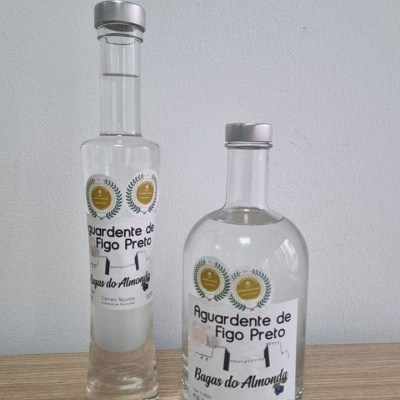 Aguardente&#x20;de&#x20;Figo&#x20;Preto&#x20;Torres&#x20;Novas&#x20;&quot;Bagas&#x20;do&#x20;Almonda&quot;