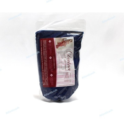 Pacote transparente com tecido azul escuro e etiqueta 'Divina'