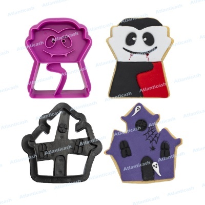 Cortadores de biscoitos e biscoitos decorados com temas assustadores, em rosa, preto, branco, vermelho e roxo.