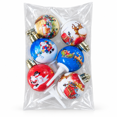 Bolas decorativas de Natal em saco plástico com estampas festivas variadas.