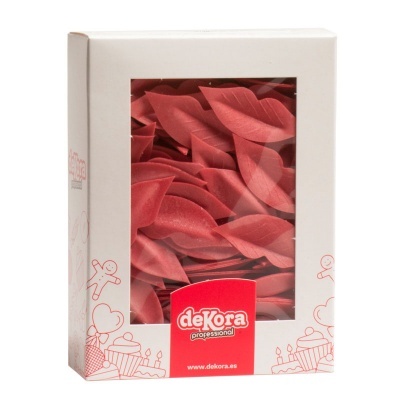 caixa branca com lábios vermelhos de açúcar e rótulo de marca