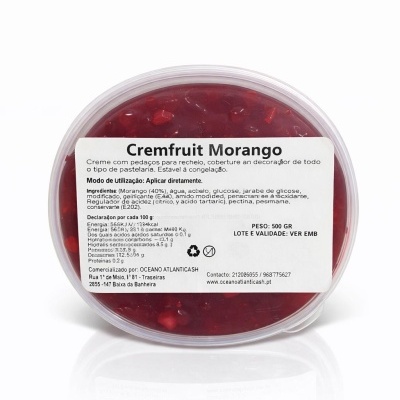Embalagem redonda de creme vermelho de morango com rótulo branco