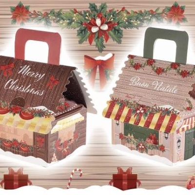 Caixas de presente natalícias em forma de casinha com texto Merry Christmas e Buon Natale
