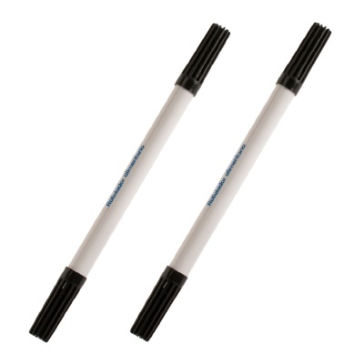 Dois marcadores de ponta dupla para alimentos com corpo branco e tampas pretas