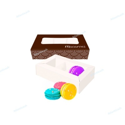 Caixa de macarons coloridos com tampa castanha e janela transparente