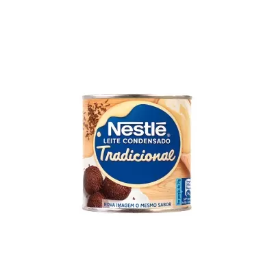 Lata de leite condensado Nestlé Tradicional com rótulo azul e bege