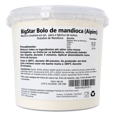 Mistura em pó para Bolo de mandioca BigStar num recipiente plástico transparente com tampa