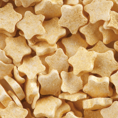 Estrelinhas crocantes douradas empilhadas